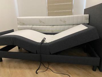 Tweepersoonsbed  beschikbaar voor biedingen