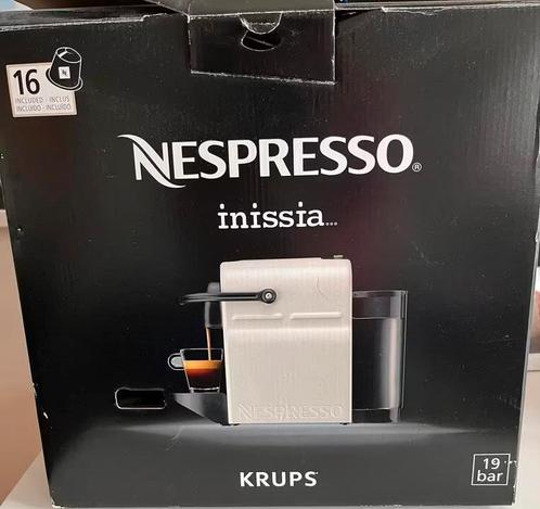 ROUGE Nespresso Krups Inissia XN100, Electroménager, Cafetières, Utilisé, Dosettes et capsules de café, Machine à espresso, 2 à 4 tasses