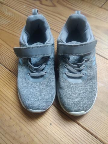 maat 33 kinderschoenen beschikbaar voor biedingen