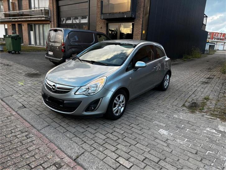 Opel corsa 1.2benzine is gekeurd voor verkoop, Auto's, Opel, Particulier, Corsa, ABS, Airbags, Airconditioning, Bluetooth, Boordcomputer
