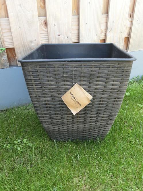 Nieuwe bloembak  wicker  ! KOOPJE, Tuin en Terras, Bloembakken en Plantenbakken, Zo goed als nieuw, Steen, Binnen, Ophalen