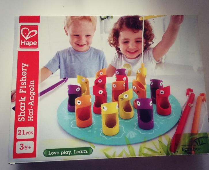 Bordspel hengelen - haaien vangen Hape, Hobby en Vrije tijd, Gezelschapsspellen | Bordspellen, Zo goed als nieuw, Ophalen of Verzenden
