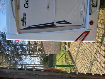 Linkerachter kolom Chausson/ Challenger beschikbaar voor biedingen