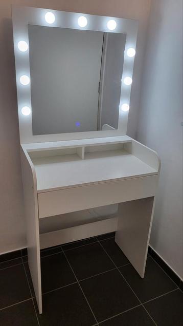 Make-up tafel met verlichting 3 standen beschikbaar voor biedingen