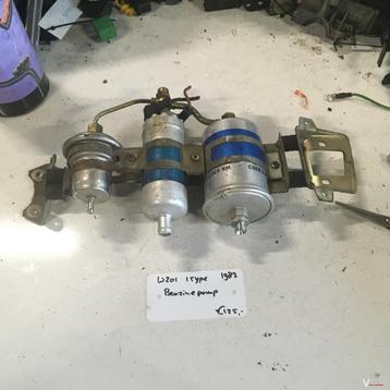 Mercedes W201 1983 2.0 Benzine   Brandstofpomp beschikbaar voor biedingen