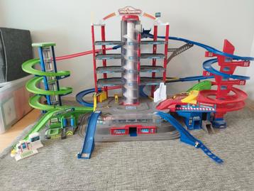 Majorette super city garage beschikbaar voor biedingen