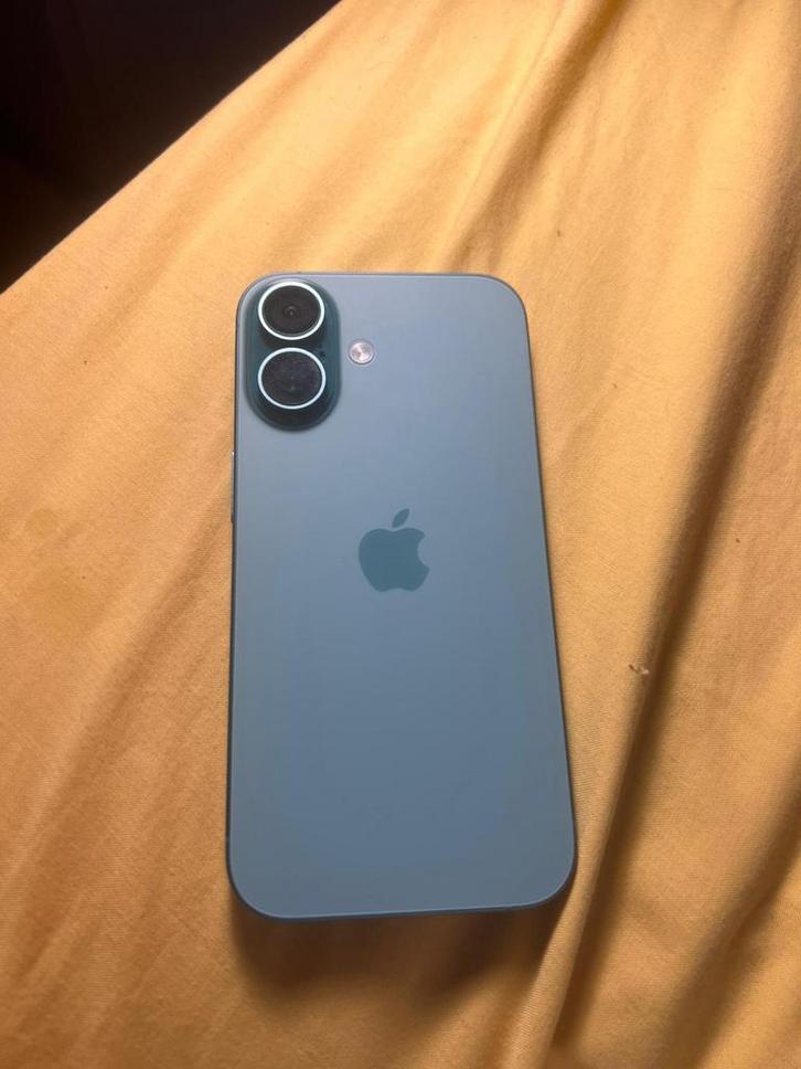 nieuwe  Iphone 16 met alle toebehoren maar 2 maanden oud, Telecommunicatie, Mobiele telefoons | Apple iPhone, Zo goed als nieuw