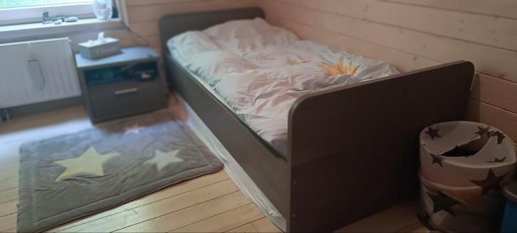 Luca volledige slaapkamer in grijs berkenhout, Huis en Inrichting, Slaapkamer | Complete slaapkamers, Zo goed als nieuw, Ophalen