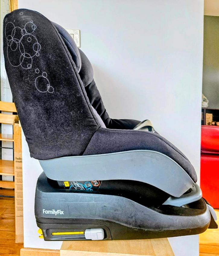 Tweedehands Maxi-Cosi Pearl met FamilyFix onderstel, Kinderen en Baby's, Autostoeltjes, Maxi-Cosi, Isofix, Verstelbare rugleuning
