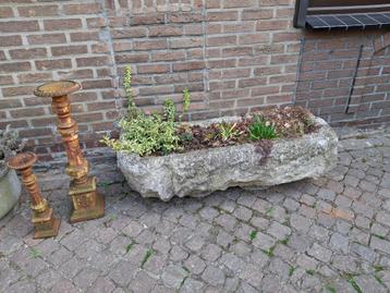 Trog in natuursteen beschikbaar voor biedingen