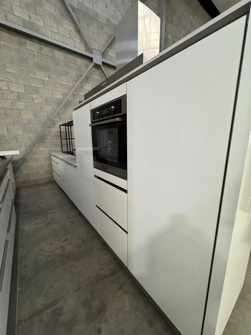 Complete Nette Rechte Keuken + Wandkast + Apparatuur, Huis en Inrichting, Keuken | Complete keukens, Enkelwandige keuken, Grijs