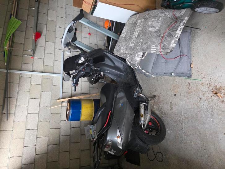 vivacity klasse b 50 cc, Fietsen en Brommers, Scooters | Piaggio, Gebruikt, Overige modellen, Klasse B (45 km/u), Benzine, Ophalen
