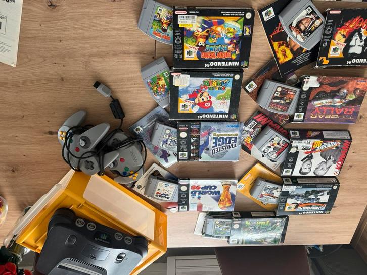Nintendo 64 & games, Games en Spelcomputers, Spelcomputers | Nintendo 64, Zo goed als nieuw, Met 2 controllers, Met games, Ophalen