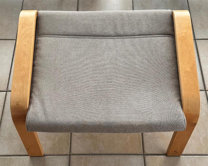 Fauteuil voetenbank Poäng, Maison & Meubles, Fauteuils, Comme neuf, Bois, Tissus, 50 à 75 cm, Moins de 75 cm, Enlèvement