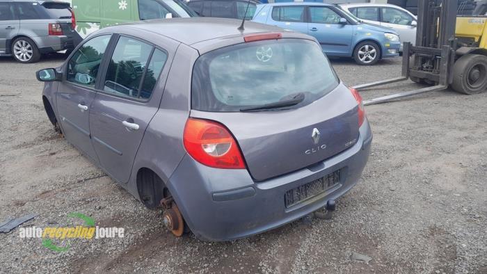 Achterbumper van een Renault Clio, Auto-onderdelen, Carrosserie, Bumper, Renault, Gebruikt, 3 maanden garantie