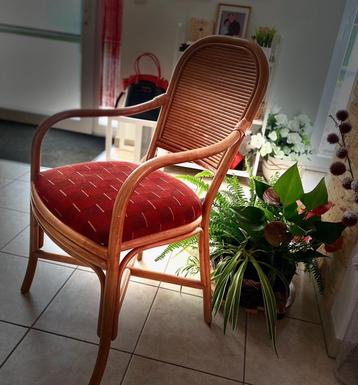 6 chaises de salle à manger assise tissu model Confort royal