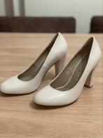 Witte Leren pumps Bruno Premi maat 36-37, Kleding | Dames, Trouwkleding en Trouwaccessoires, Ophalen, Zo goed als nieuw