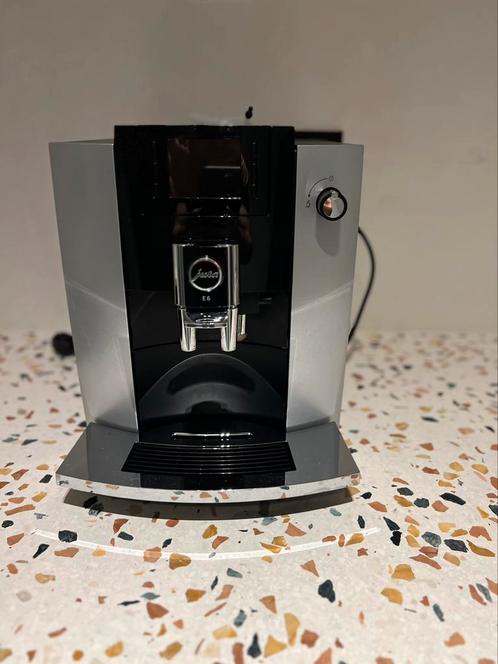 Machine à café ( grain) Jura E6, Elektronische apparatuur, Koffiezetapparaten, Zo goed als nieuw, Ophalen of Verzenden