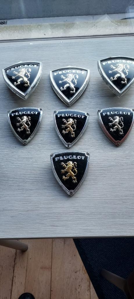 nu of nooit : 7 Peugeot emblemen aan 15 euro samen, Verzamelen, Merken en Reclamevoorwerpen, Gebruikt, Overige typen, Verzenden