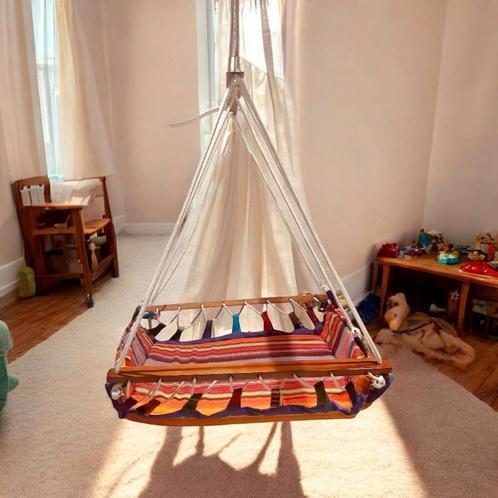 Een hele mooie schommel voor een baby/kind, Kinderen en Baby's, Babywiegjes en Ledikanten, Zo goed als nieuw, Ophalen of Verzenden