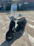 Vespa Sprint 2022 50 cc +vespa beenkleed (1ste eigenaar), Fietsen en Brommers, Scooters | Vespa, Ophalen of Verzenden, Zo goed als nieuw