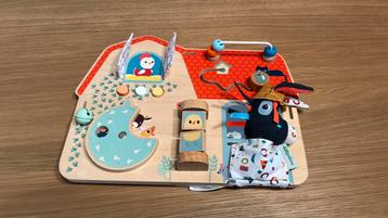 Houten activity center om aan het park te hangen beschikbaar voor biedingen