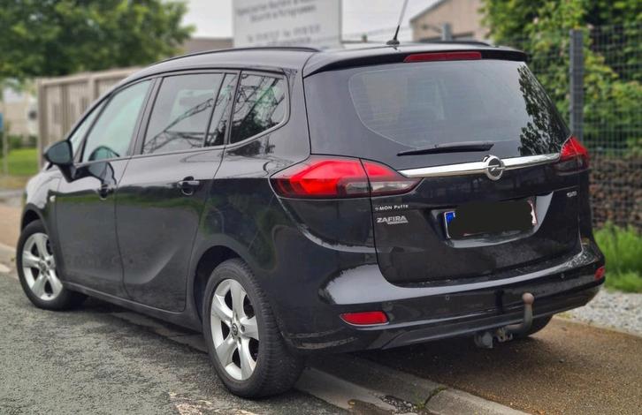 Opel zafira 20cdti new model clima 240mkm 3900€, Auto's, Opel, Particulier, Zafira, Diesel, Euro 5, Monovolume, 5 deurs, Handgeschakeld