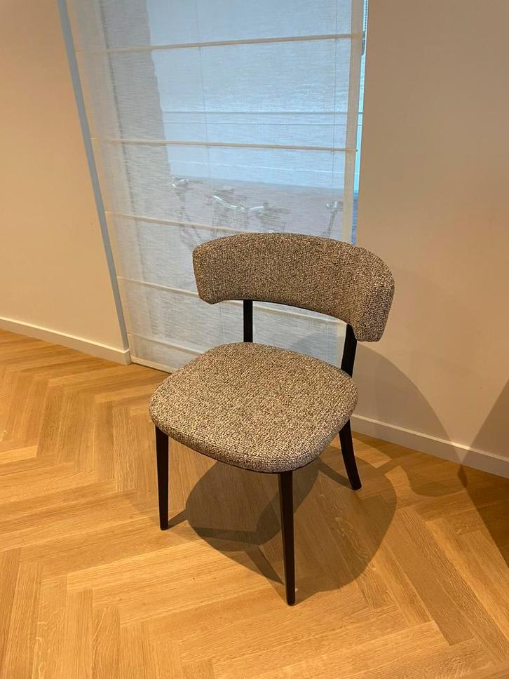 Juntoo Abano eetstoel, Huis en Inrichting, Stoelen, Zo goed als nieuw, Stof, Ophalen