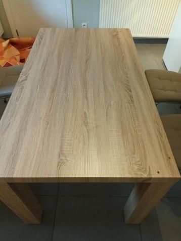 keuken tafel met 4 lederen stoelen beschikbaar voor biedingen
