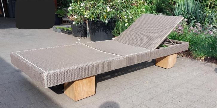 Ligbed verstelbaar, Tuin en Terras, Ligbedden, Zo goed als nieuw, Kunststof, Verstelbaar, Verrijdbaar, Ophalen