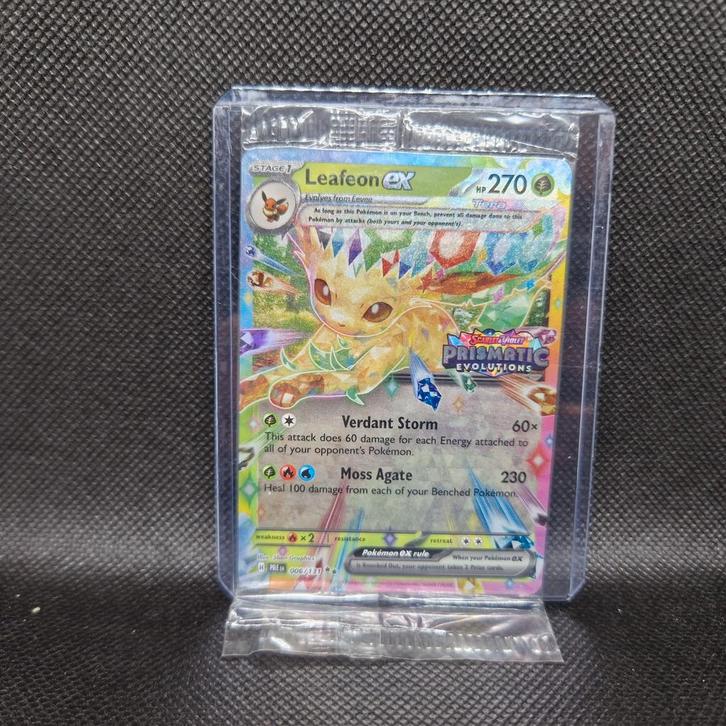 Leafeon EX Prismatic Evolutions NearMint Sealed, Hobby en Vrije tijd, Verzamelkaartspellen | Pokémon, Ophalen of Verzenden