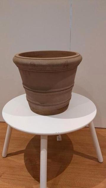 Terracotta bloempot diameter 30cm hoogte 30cm beschikbaar voor biedingen