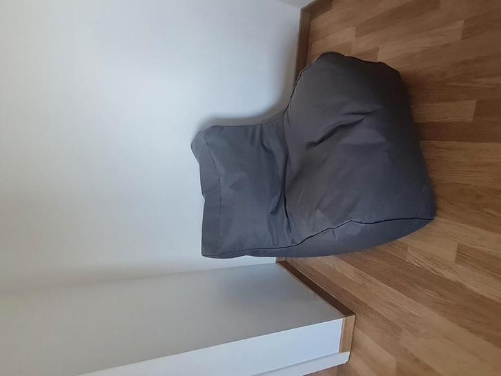 Comfortabele zitzak, binnen of buiten. Voor een spotprijs, Huis en Inrichting, Zitzakken, Zo goed als nieuw, Zitzak, Grijs, Ophalen