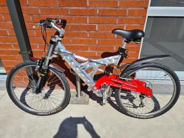 Full suspension mountainbike met spatborden en lichten beschikbaar voor biedingen