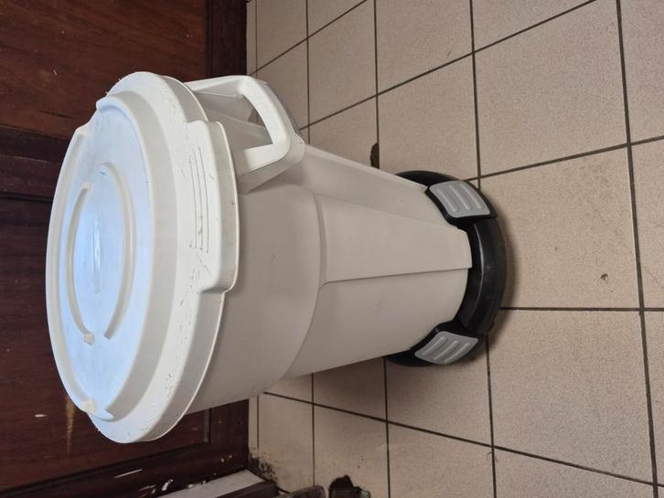 Tonneau, fut,conteneur alimentaire sur roulette, Diversen, Levensmiddelen, Ophalen