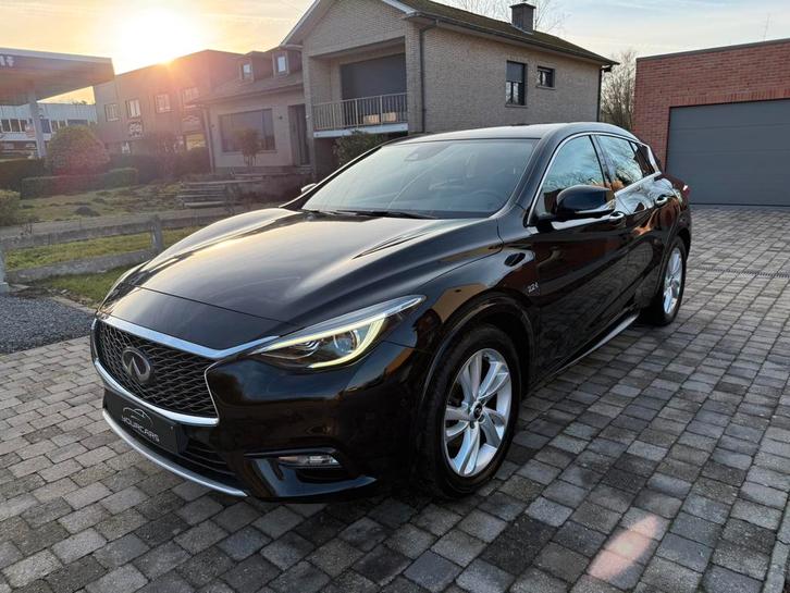Infiniti Q30 2.2d AWD Premium Tech DCT, Auto's, Infiniti, Bedrijf, Te koop, Q30, Achteruitrijcamera, Diesel, Euro 6, Berline, Automaat
