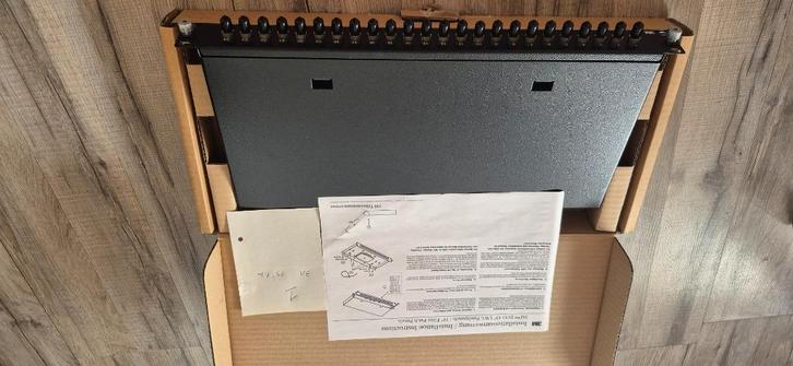 Boîtier de brassage fibre optique 19" 24 ports - Neuf, Computers en Software, Netwerk switches, Zo goed als nieuw, Ophalen of Verzenden