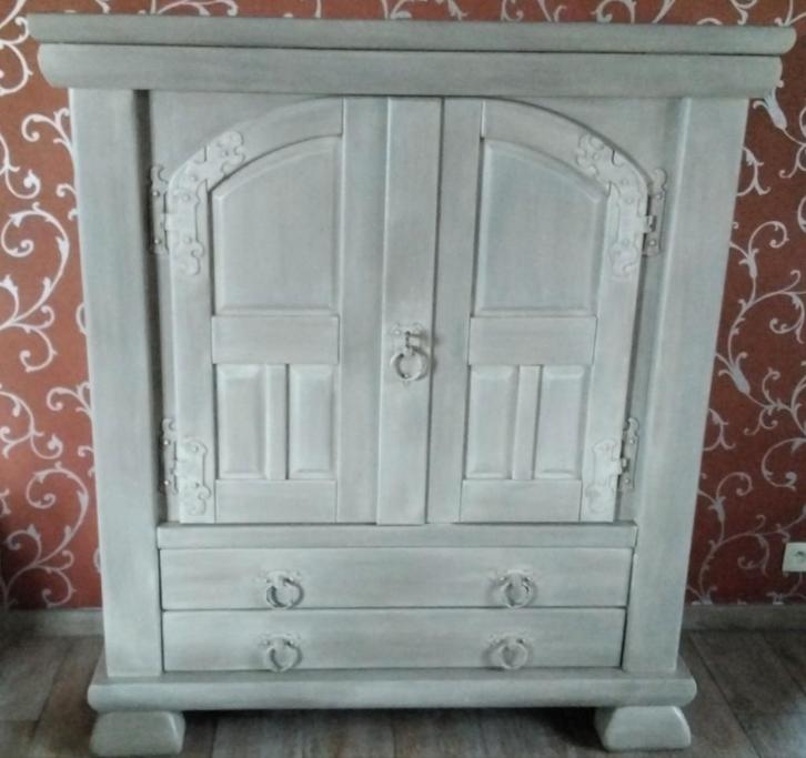 Eetplaats  in eik , gepatineerd in beige, Antiek en Kunst, Antiek | Meubels | Kasten, Ophalen