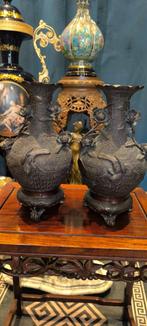 Paar antieke Japanse bronzen vazen, Meiji-periode, Antiek en Kunst, Ophalen