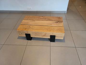 Eiken salontafel beschikbaar voor biedingen