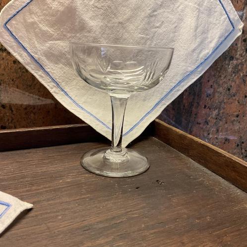 1 antieke champagne coupe, Antiek en Kunst, Antiek | Glaswerk en Kristal, Ophalen of Verzenden