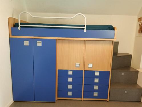 Hoogslaper met onderkasten en trap, Kinderen en Baby's, Kinderkamer | Stapelbedden en Hoogslapers, Zo goed als nieuw, Hoogslaper