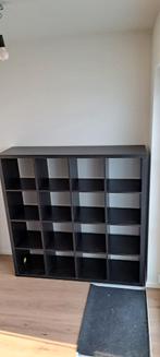 Kallax kast ikea, Huis en Inrichting, Ophalen, Gebruikt, Met deur(en)