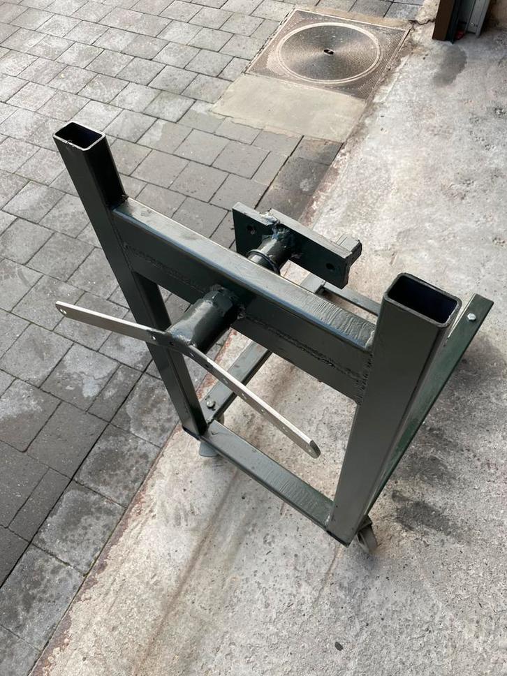 Motorsteun voor feroza motor, Auto diversen, Autogereedschap, Zo goed als nieuw, Ophalen