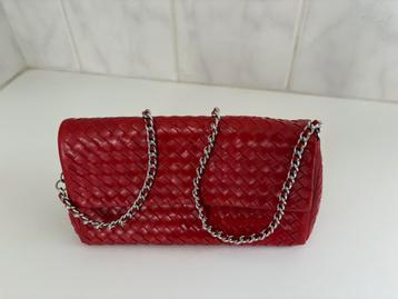 Handtas met mooie ketting beschikbaar voor biedingen