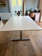 Table de conférence, Enlèvement, Comme neuf