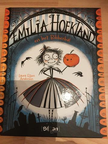 Emilia hoektand en het bibberbal beschikbaar voor biedingen