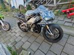 Rollend frame r1 met papieren, Motoren