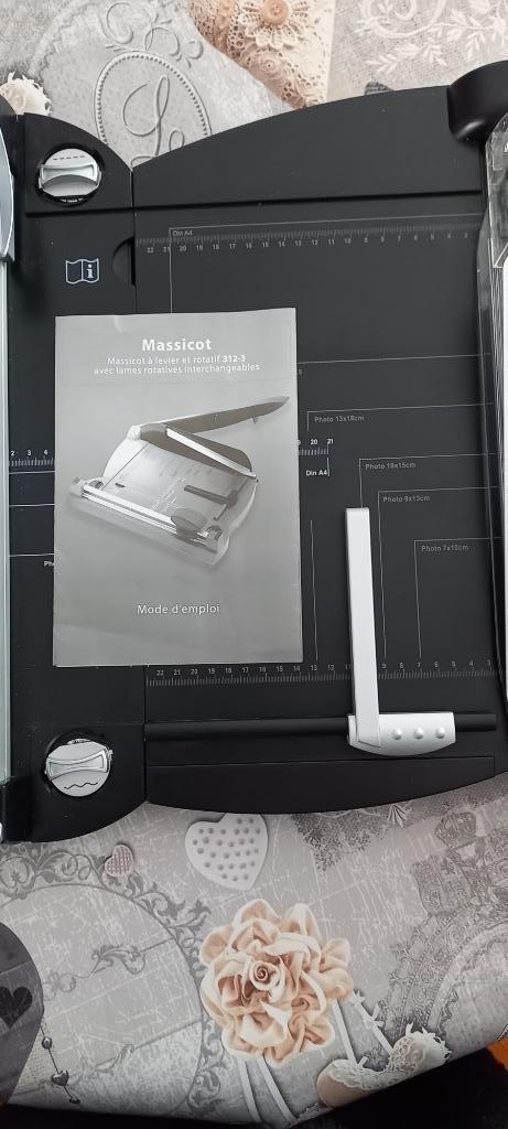 Massicot à levier et rotatif, Diversen, Bureau-accessoires, Zo goed als nieuw, Ophalen