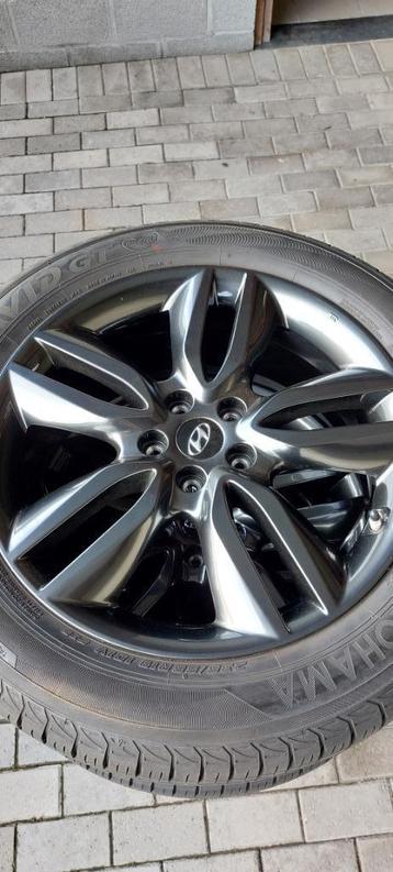 Jantes et pneus origine Hyundai Santa Fe 19 pouces beschikbaar voor biedingen